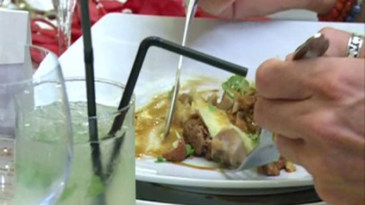 Autorităţile europene: 87% din puii crescuţi în România sunt plini cu substanţe chimice